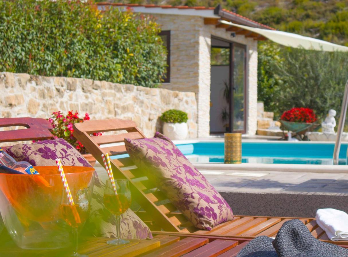 Hill Apartment With Private Pool Kucine Exterior photo